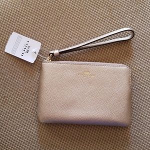 💖Coach Zip Leather Wristlet💖